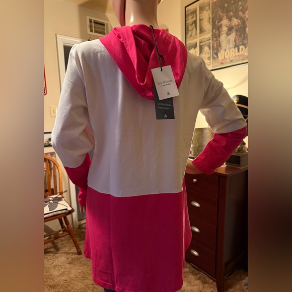 LUX LEISURE by NEON BUDDHA Artful Jacket
NEW with tags - Picture 9 of 9